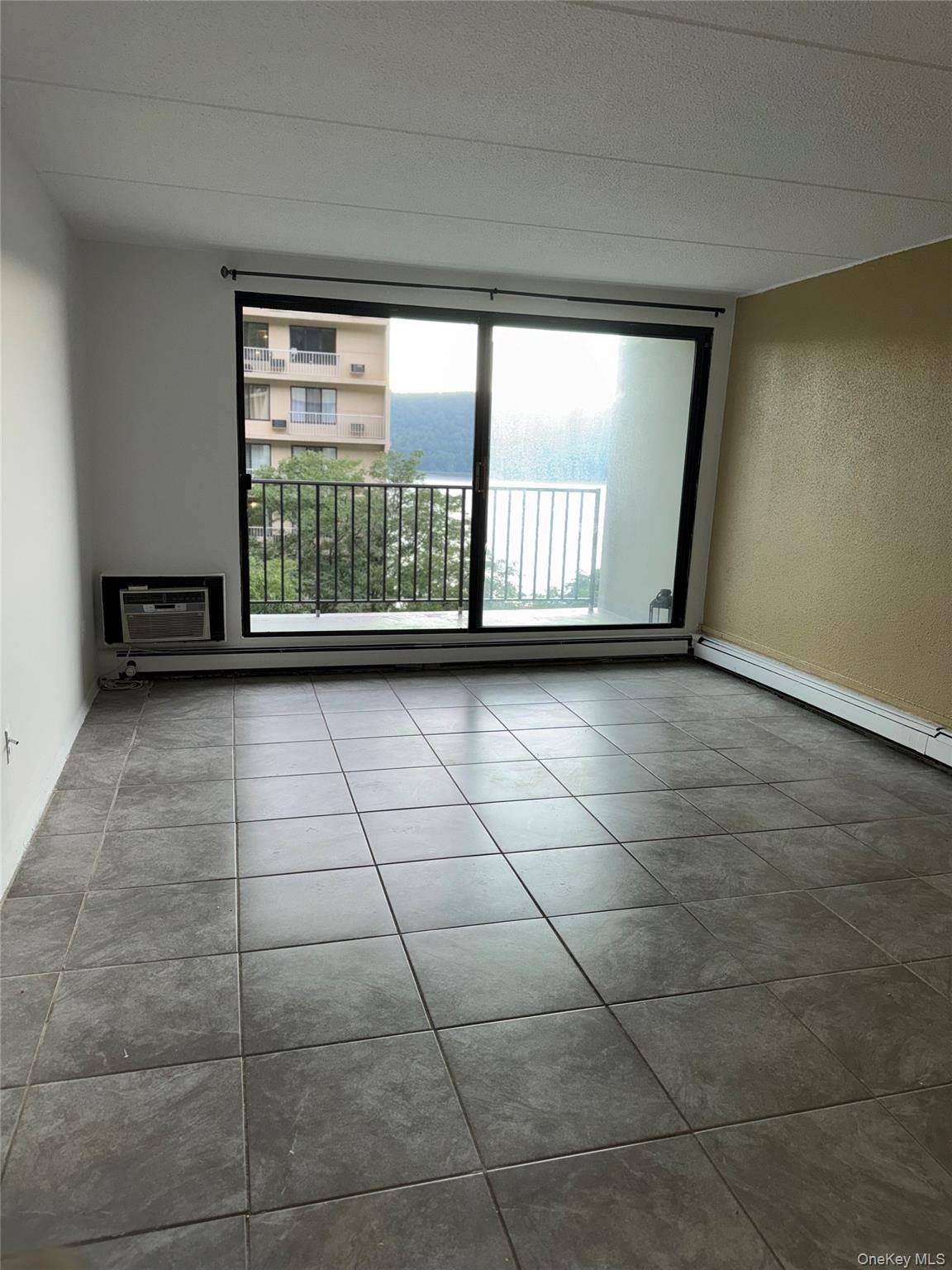 1116 Warburton AVE #2G, Yonkers, NY 10701