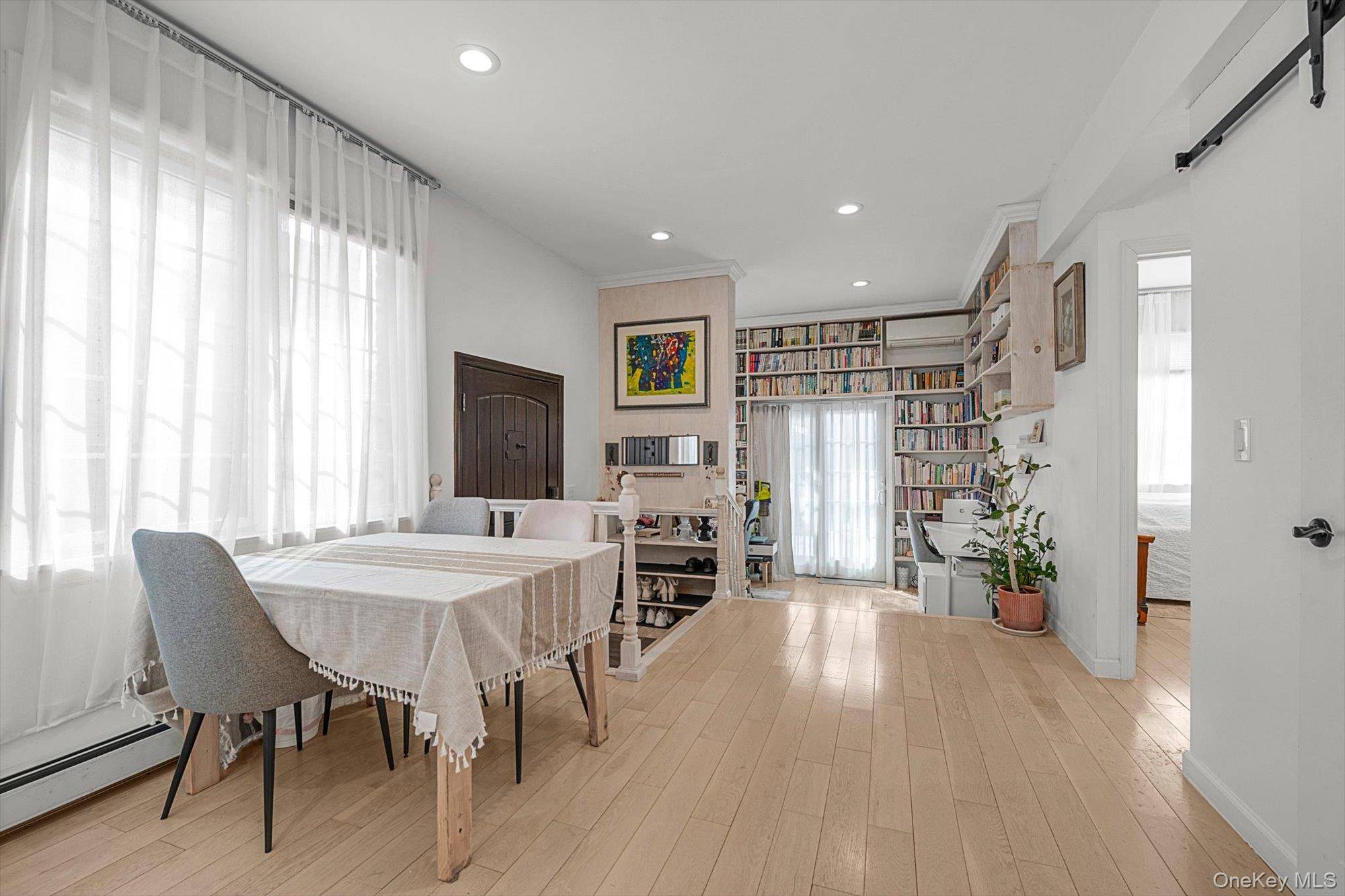 39-12 215TH PL, Bayside, NY 11361