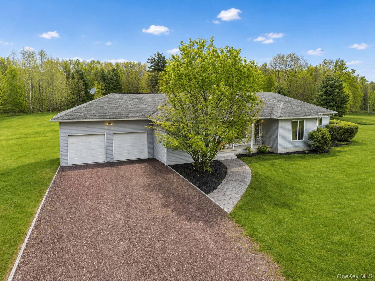 354 Petticoat LN, Bloomingburg, NY 12721