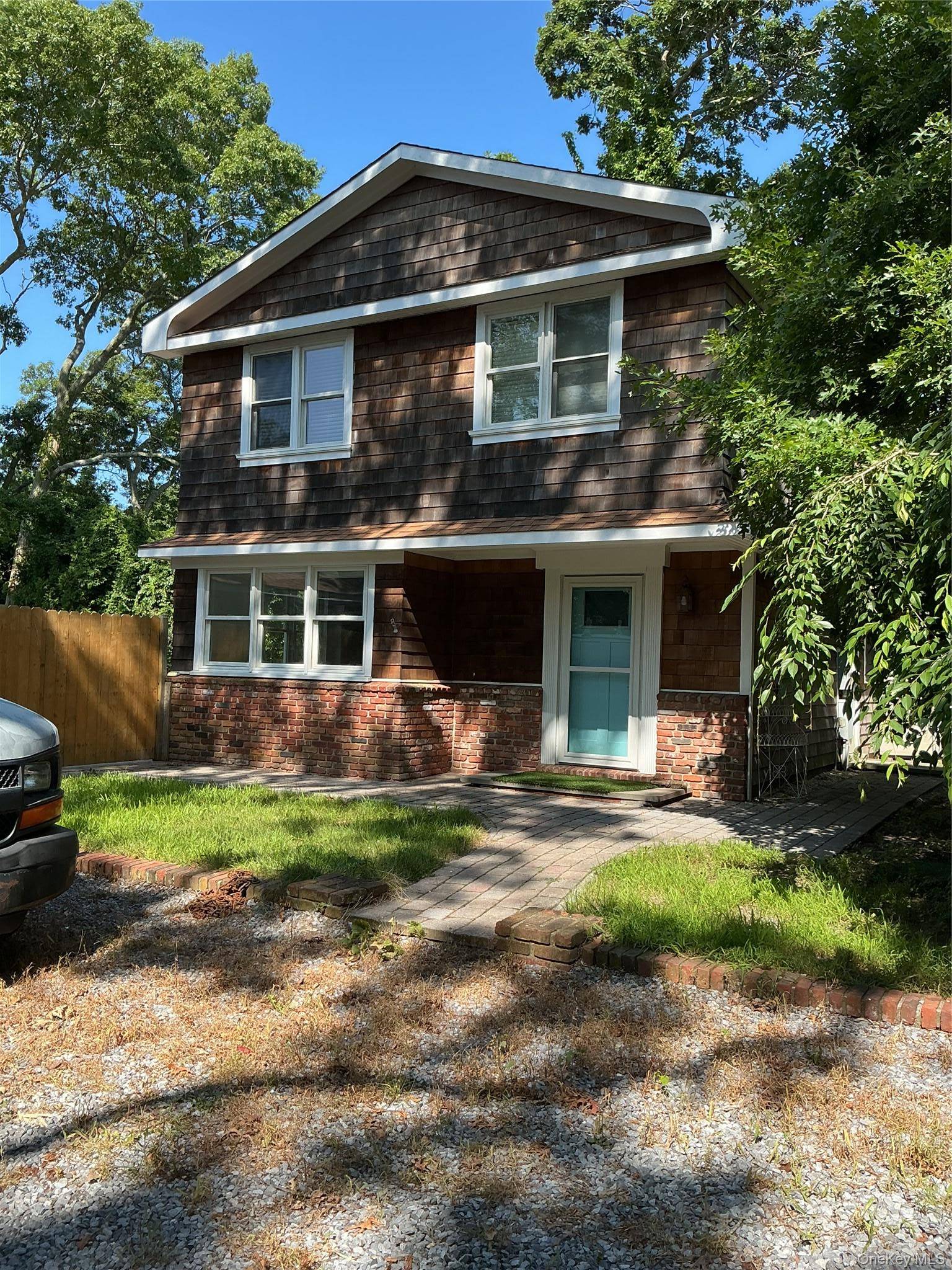 106 Lewis RD, East Quogue, NY 11942