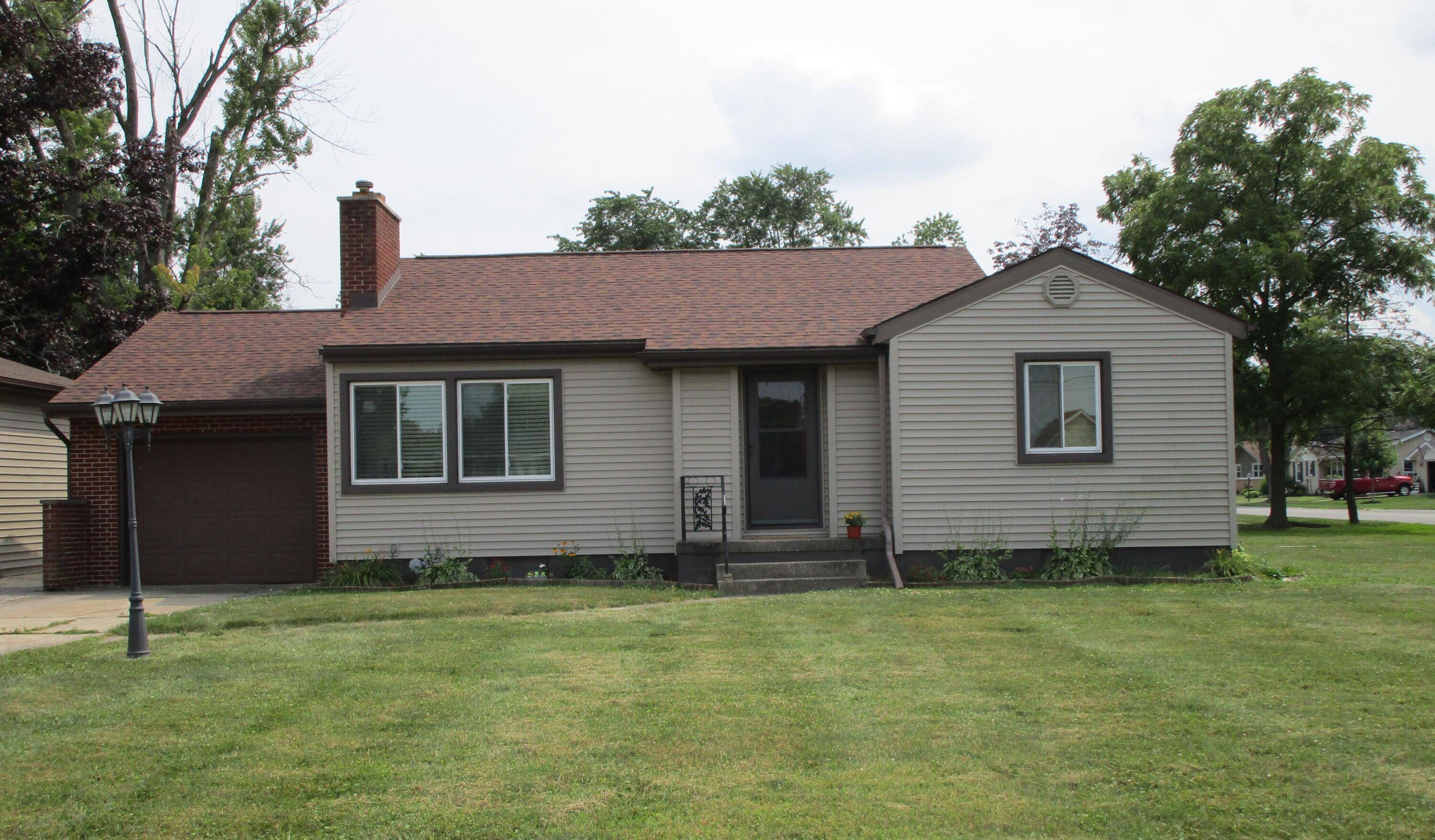1105 E Rand Street, Hobart, IN 46342