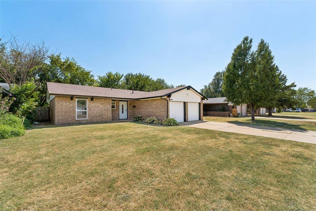 708 Willow Ridge PL, Edmond, OK 73003