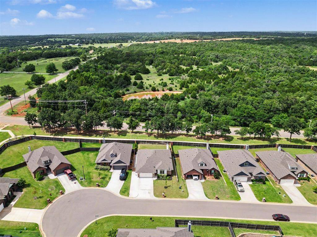 8517 Stark ST, Edmond, OK 73007