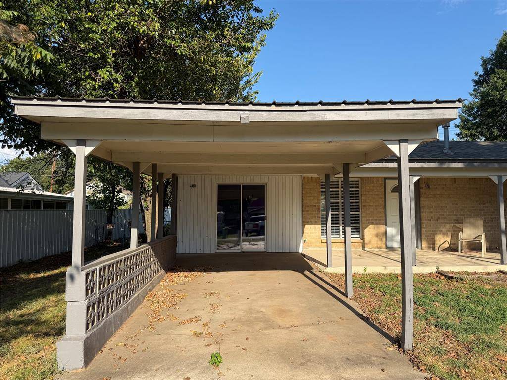 1414 Mitacek AVE, Prague, OK 74864