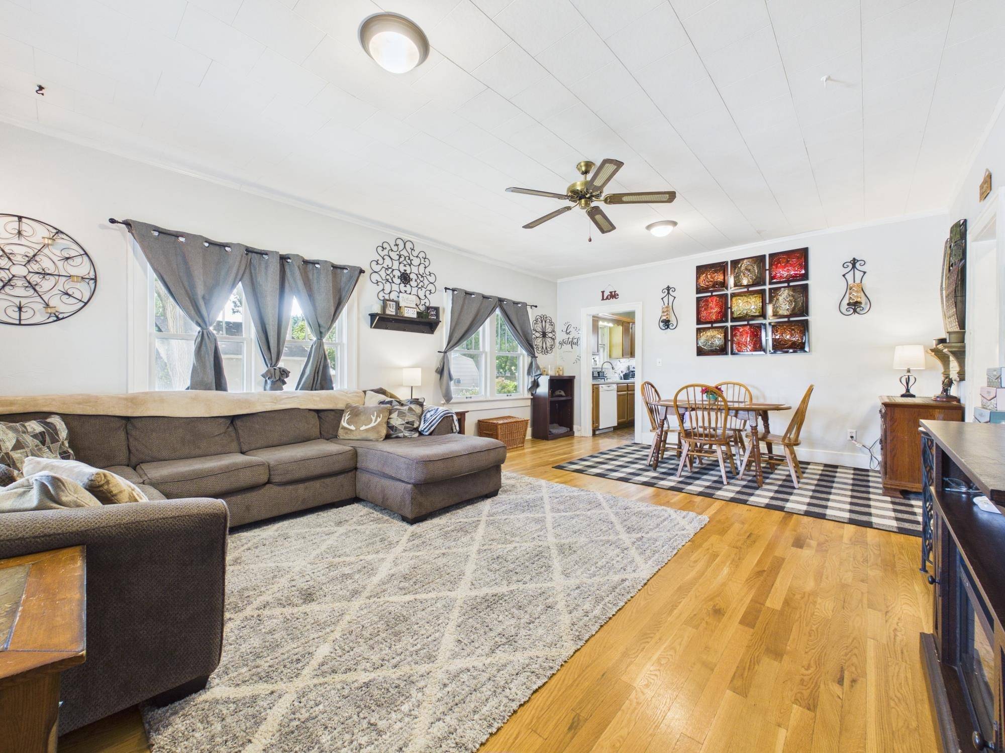 237 S 4th Ave, Clearwater, KS 67026