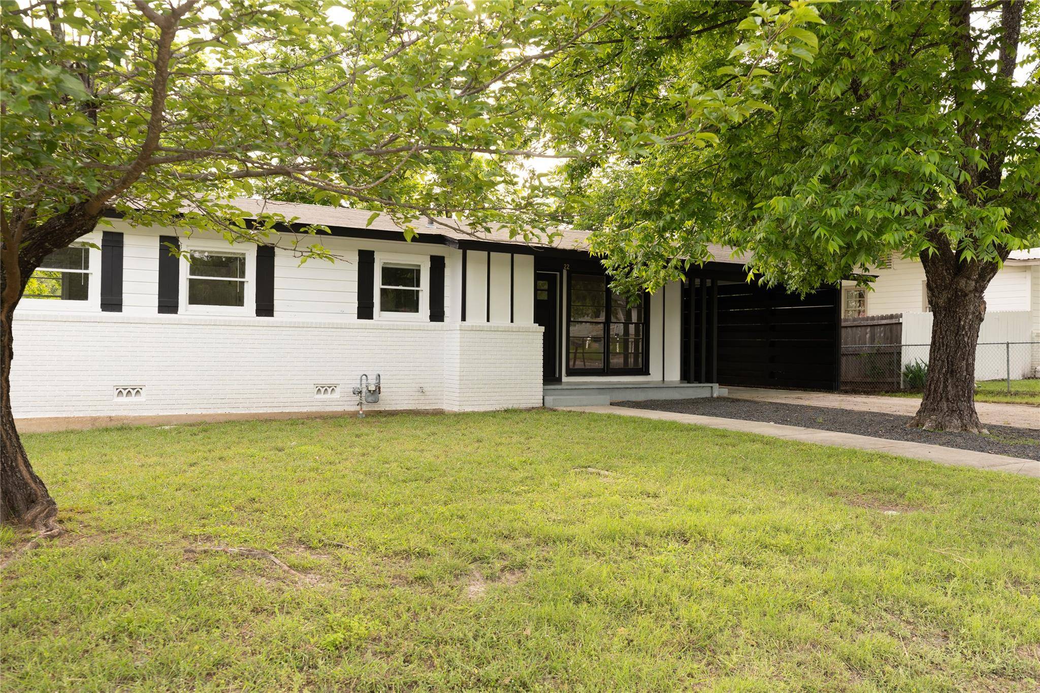22 Steele ST, Lampasas, TX 76550