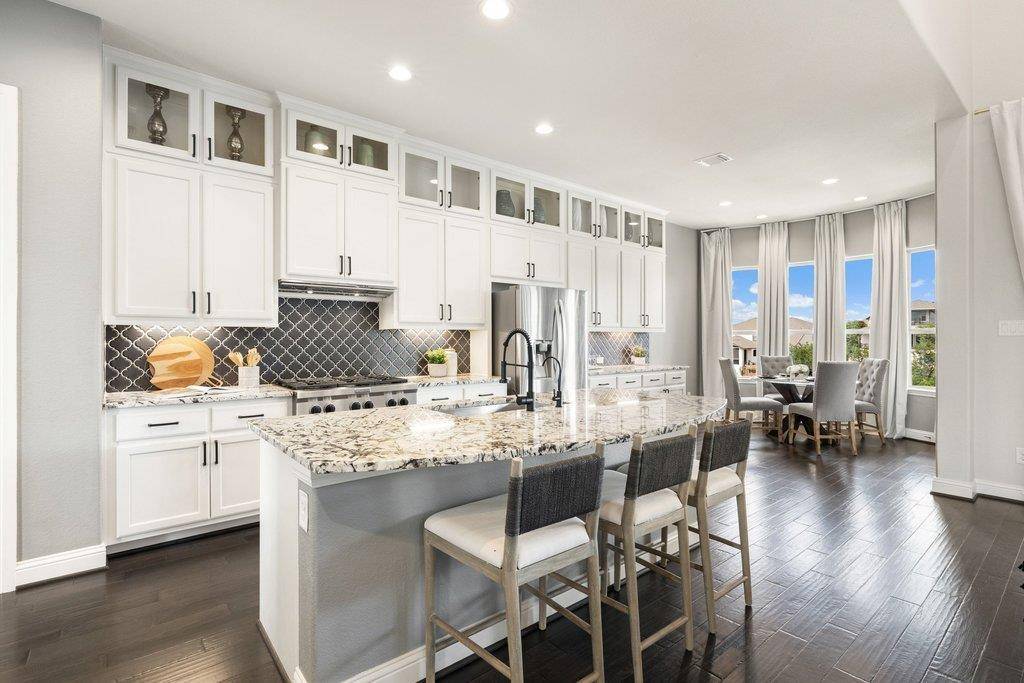 205 Woodlands CT, Lakeway, TX 78738