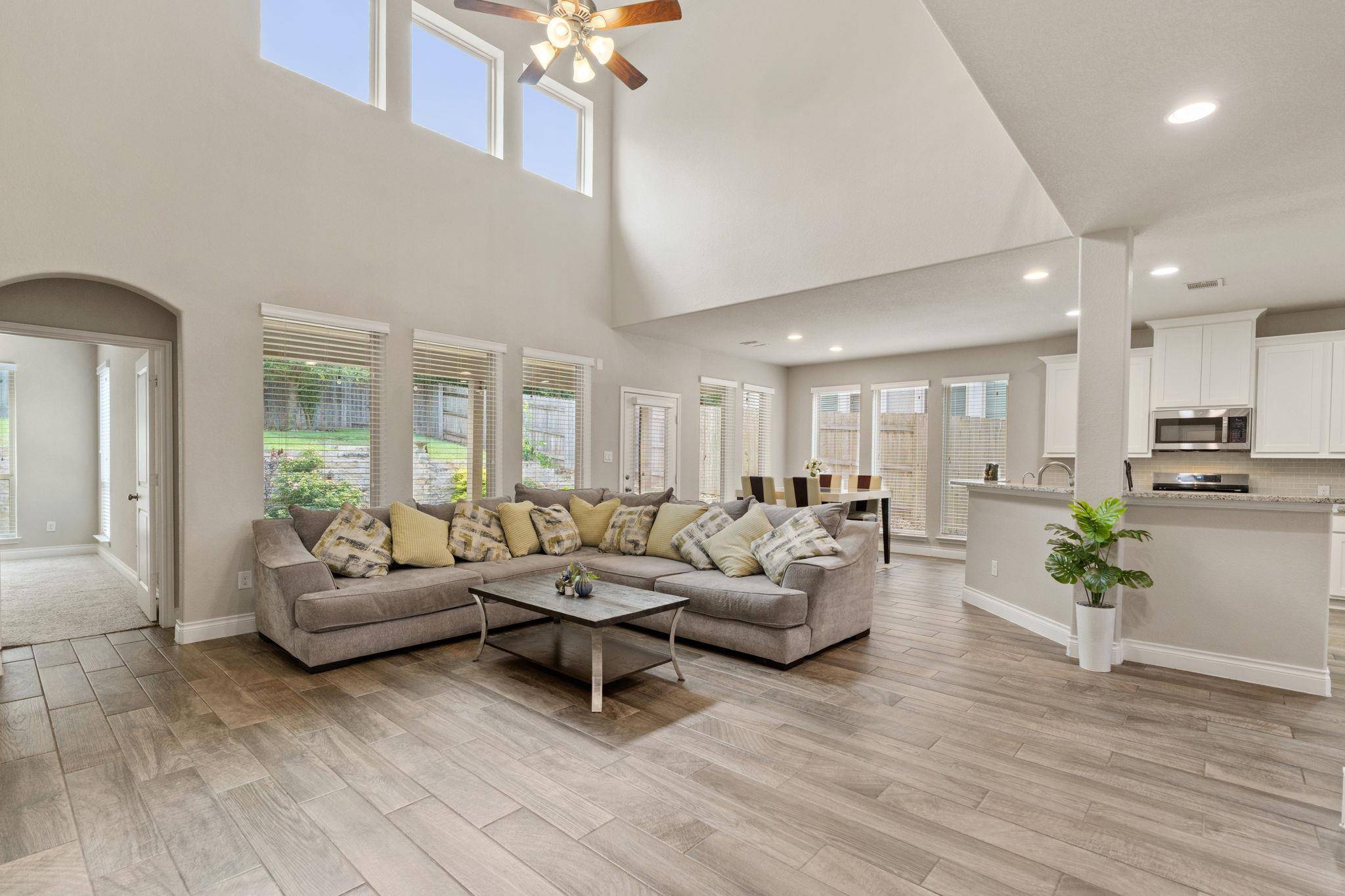 180 Santa Maria ST, Georgetown, TX 78628