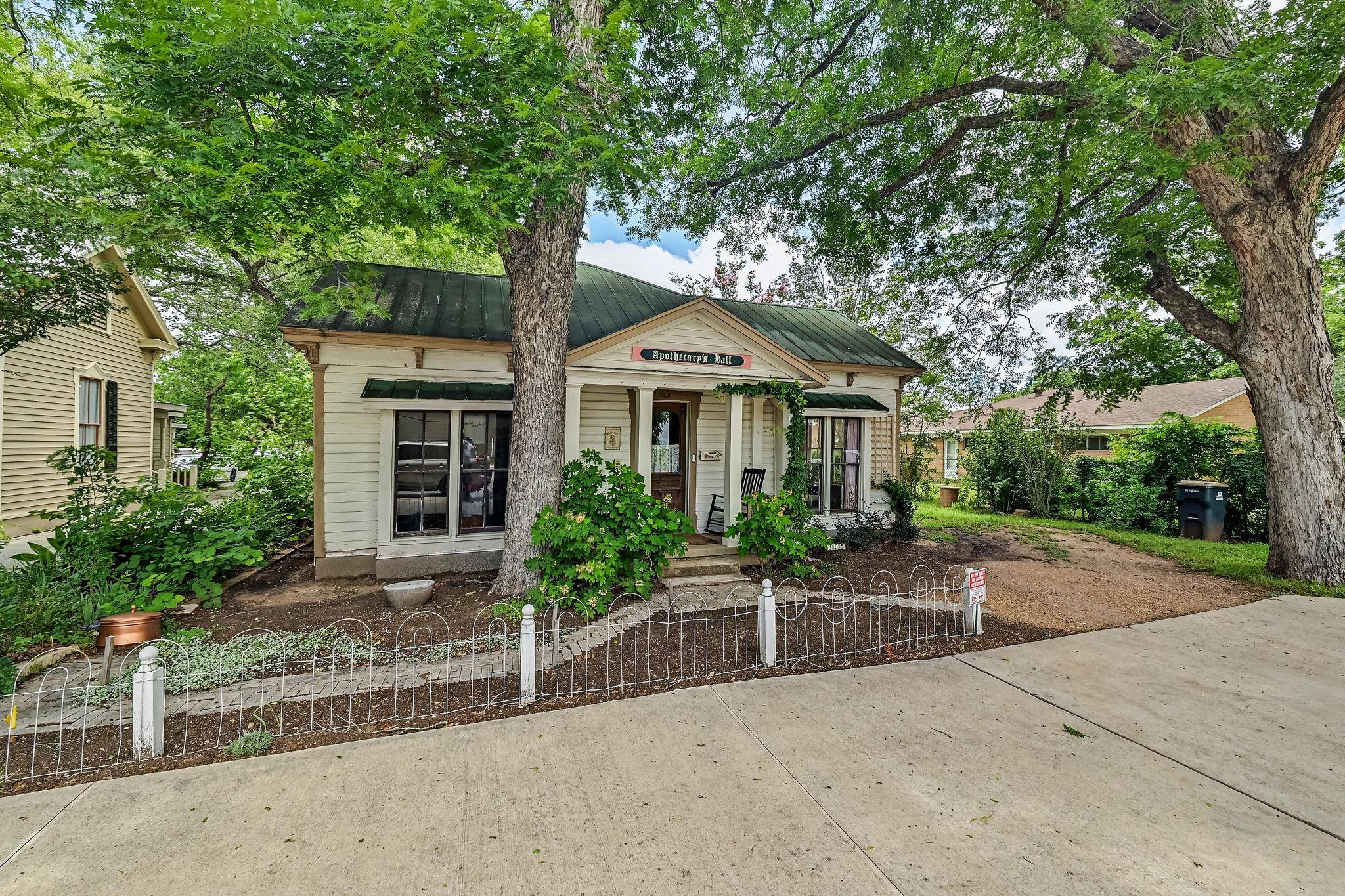 805 Main ST, Bastrop, TX 78602