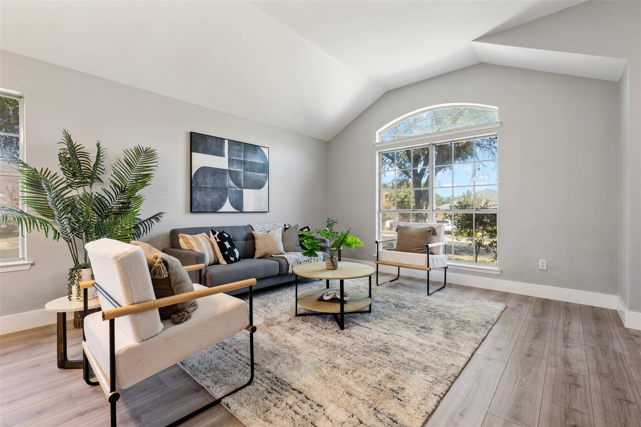 8009 Nairn DR, Austin, TX 78749