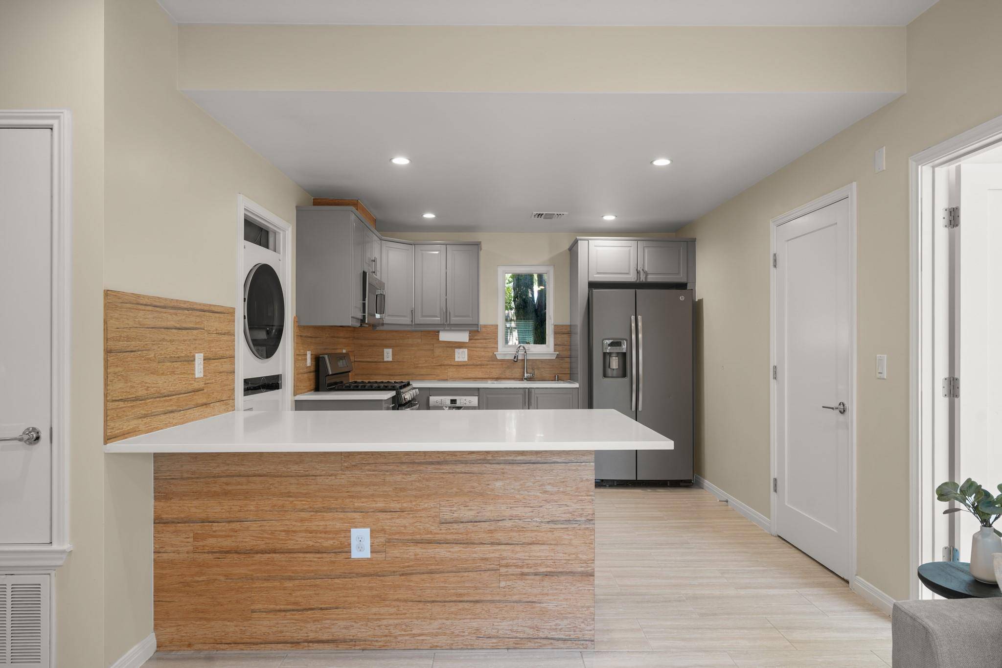 1705 E 14th ST #B, Austin, TX 78702