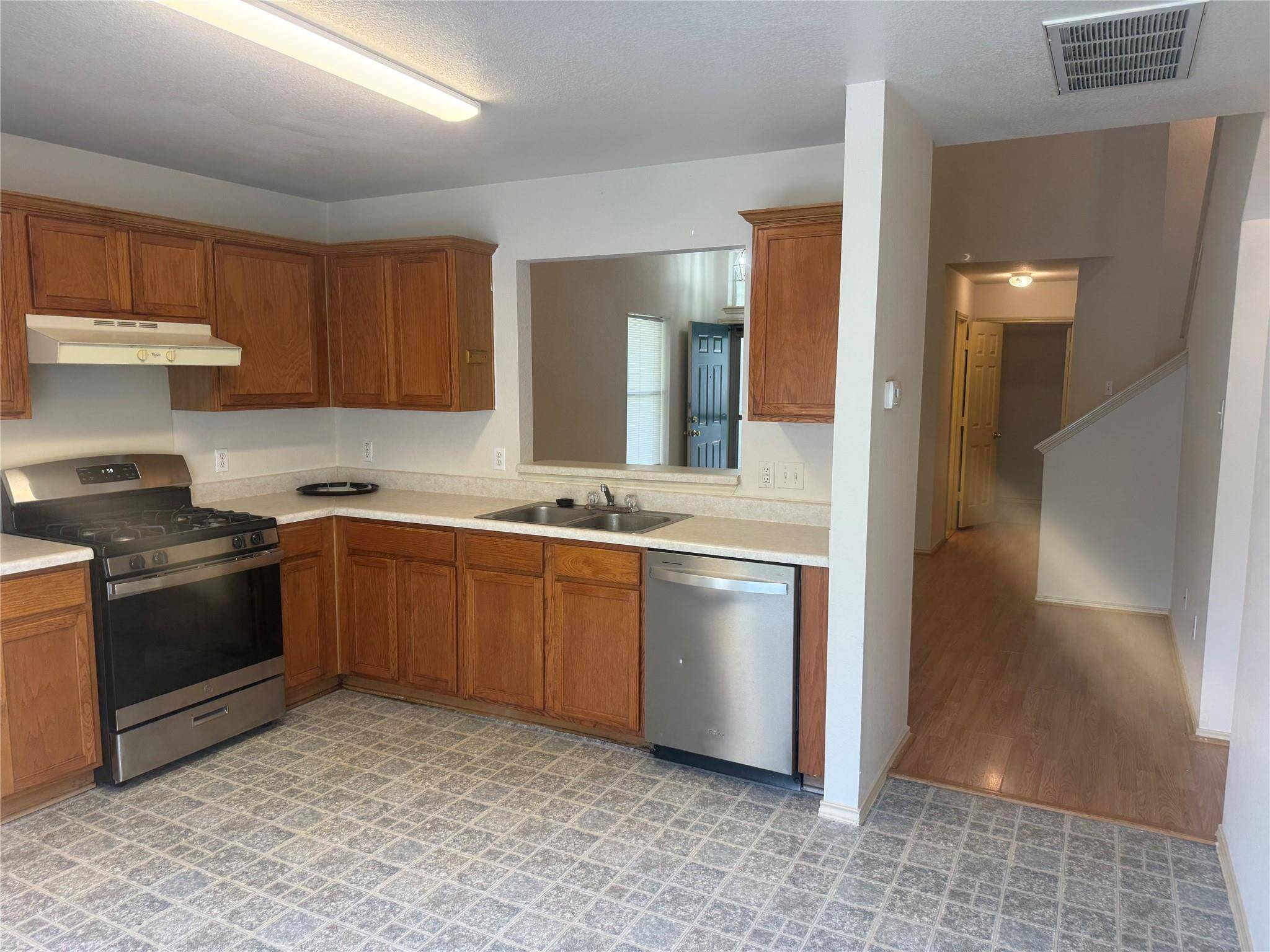 902 Moser River DR, Leander, TX 78641
