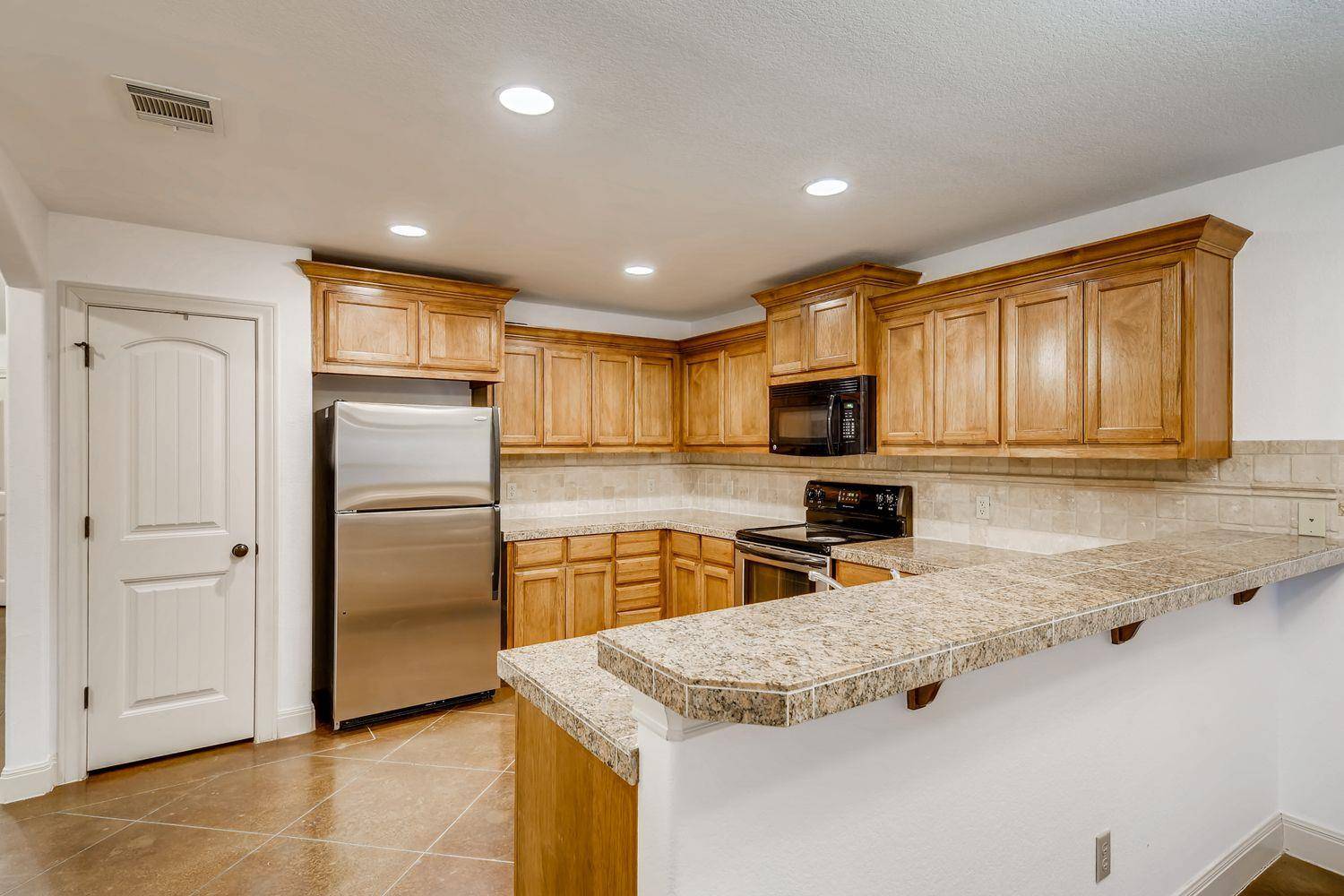 300 Venture BLVD S, Point Venture, TX 78645