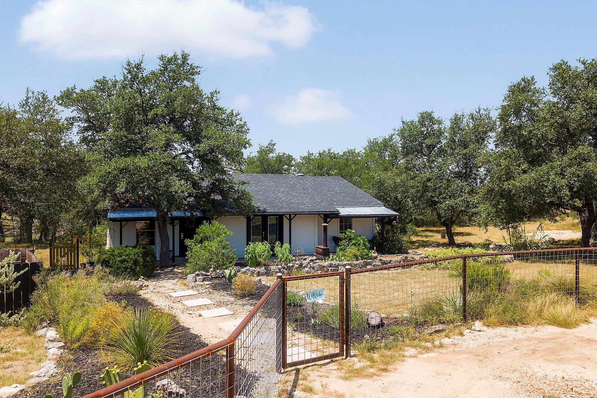 2591 Spring Valley DR, Dripping Springs, TX 78620