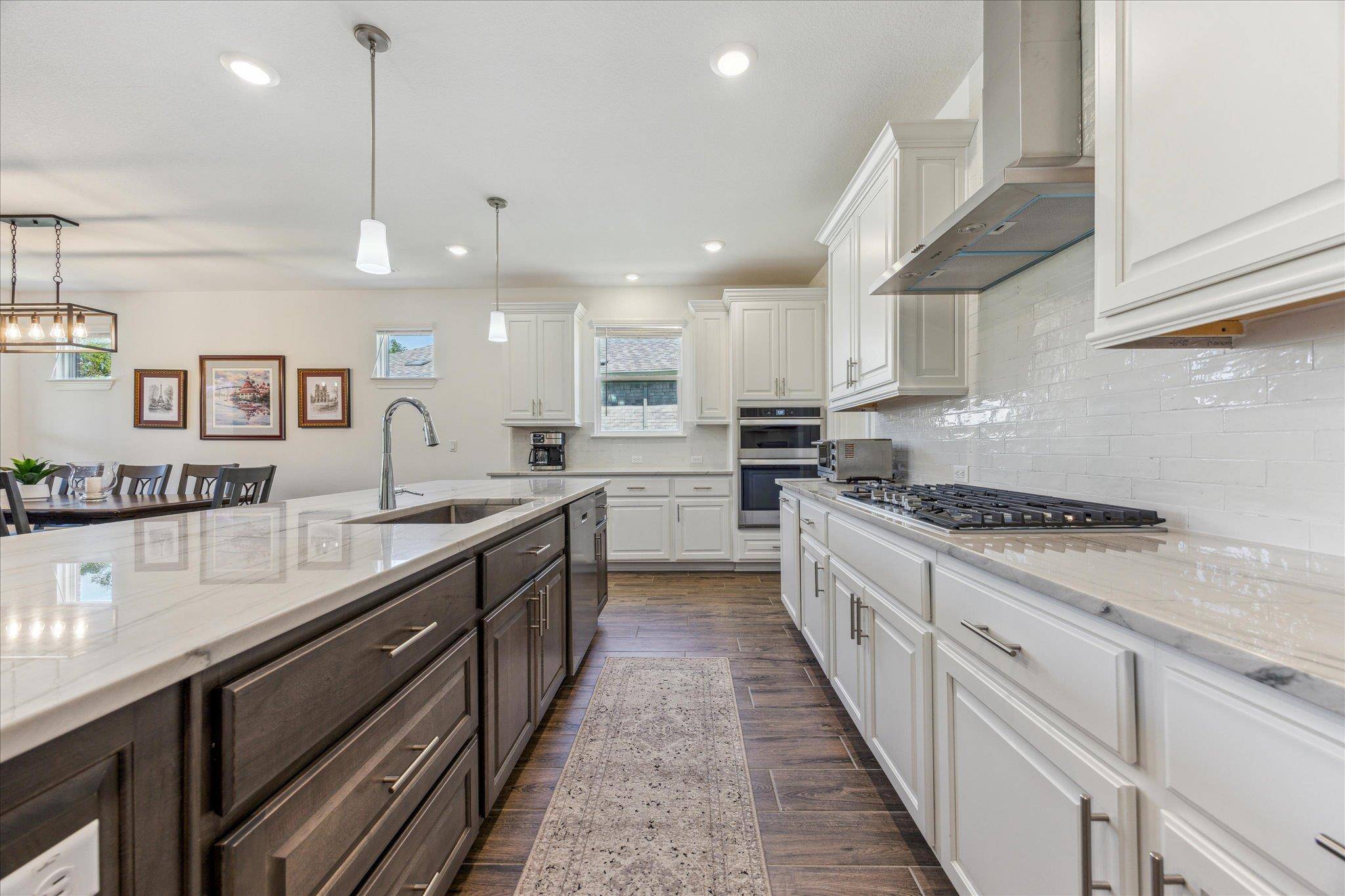 636 Martingale ST, Georgetown, TX 78633