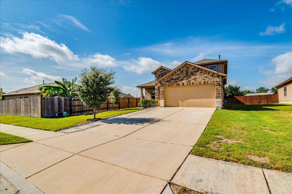 121 Coleto Creek LOOP, Kyle, TX 78640