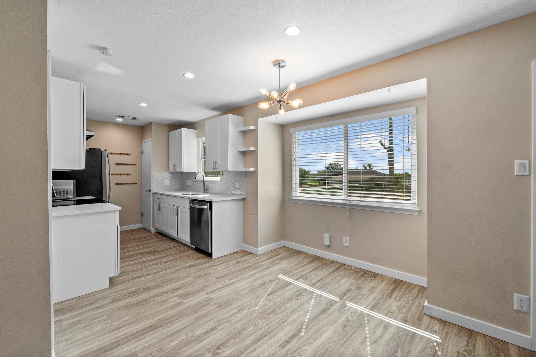 10107 Floyd DR, Austin, TX 78753