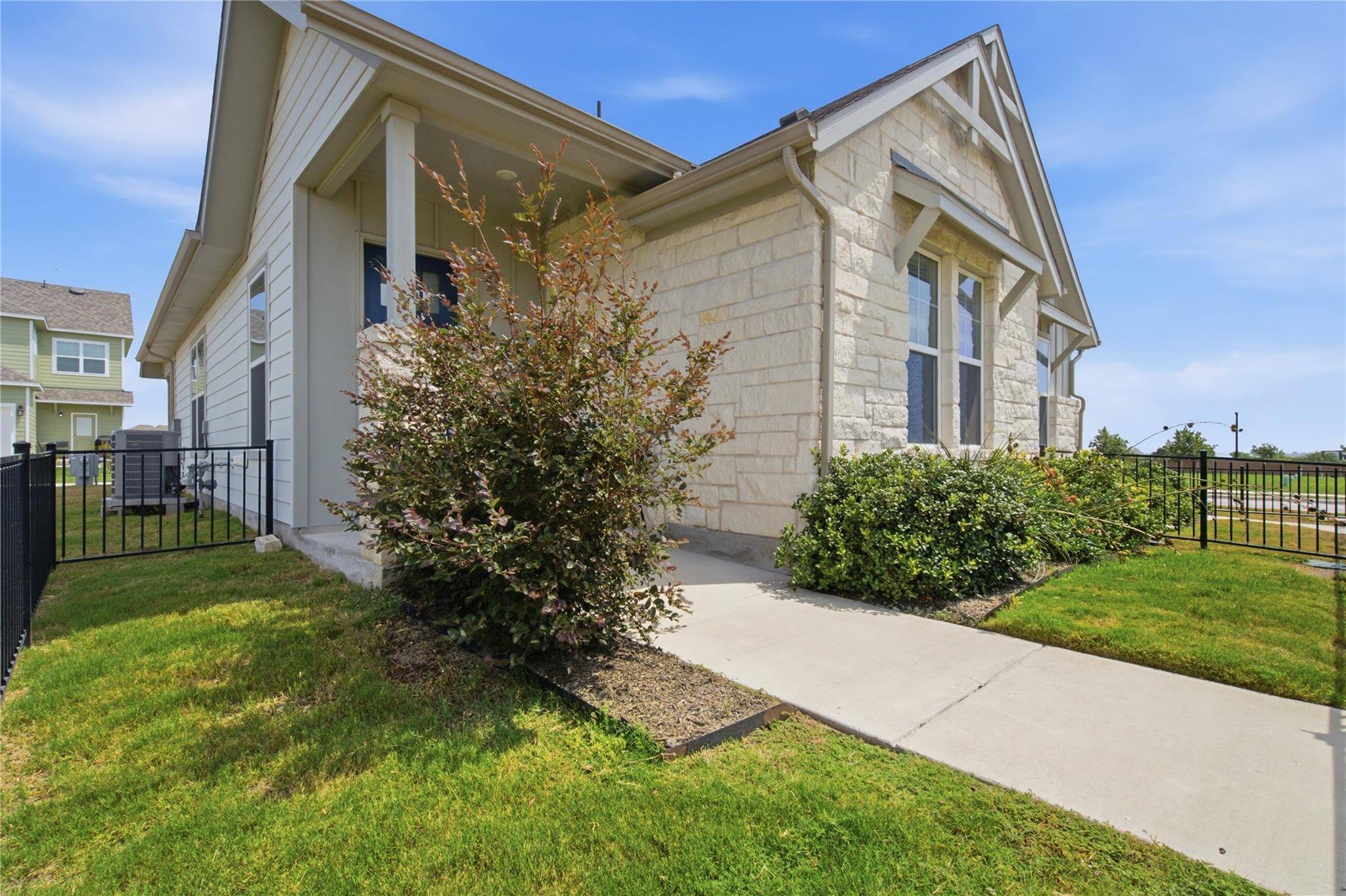 135 Pinnacle LN #A, Kyle, TX 78640