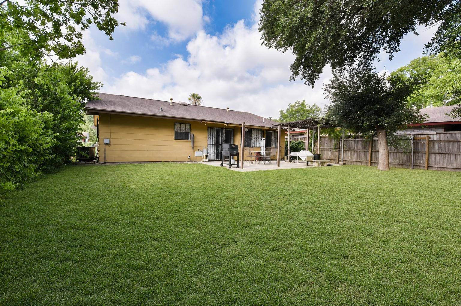 1011 S Brownleaf ST, San Antonio, TX 78227