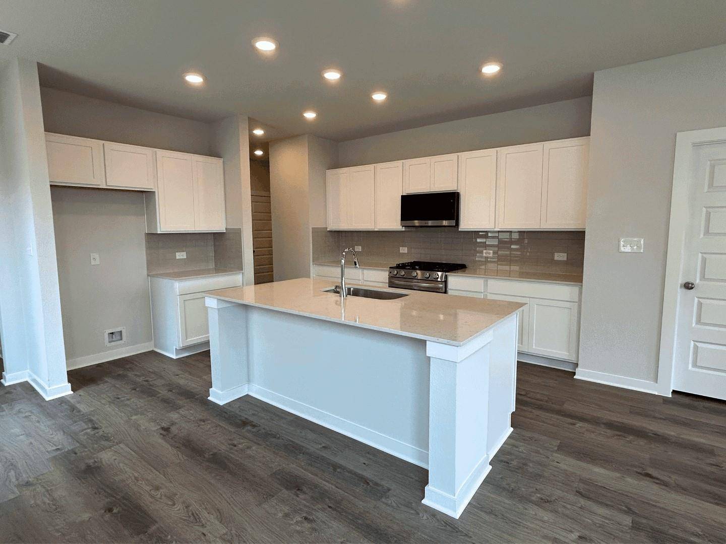 143 Hornet ST, Elgin, TX 78621