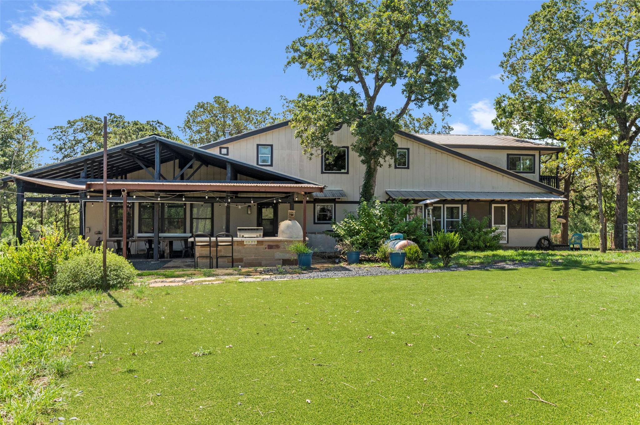 180 Ironstone RD, Smithville, TX 78957