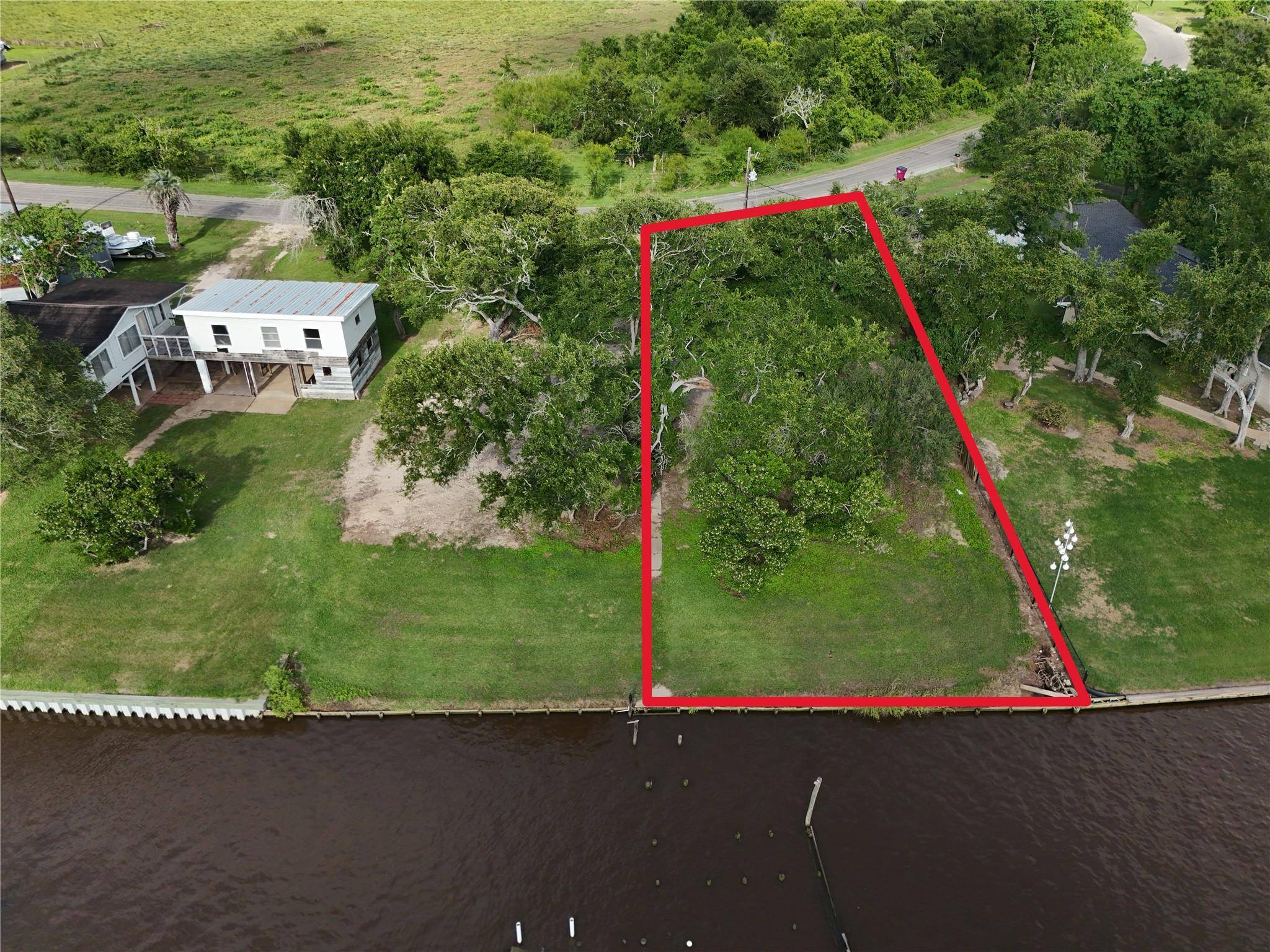 1836 CR 206, Sargent, TX 77414