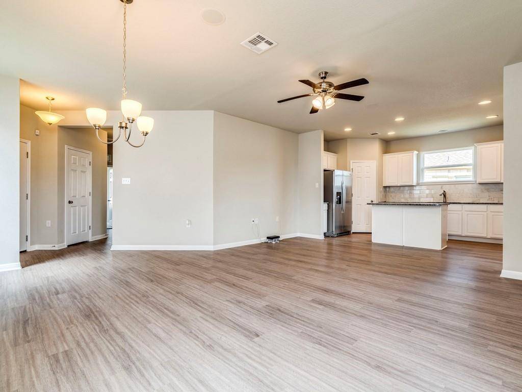 4210 Birdwatch LOOP #2, Pflugerville, TX 78660