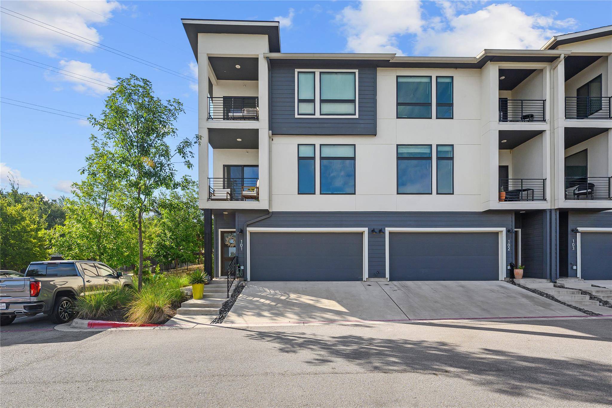 2050 Lohmans Spur RD #101, Lakeway, TX 78734
