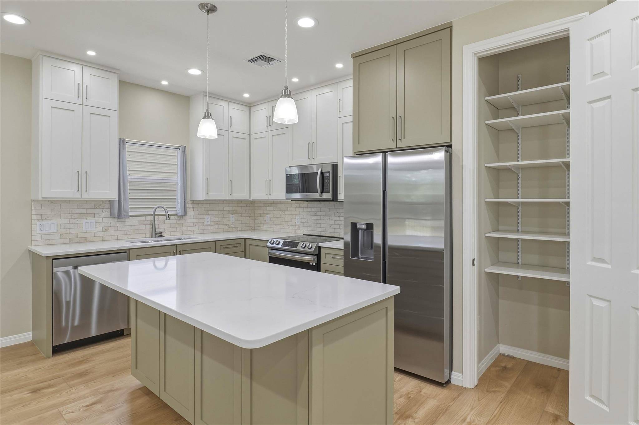 1626 Cree TRL, Kingsland, TX 78639