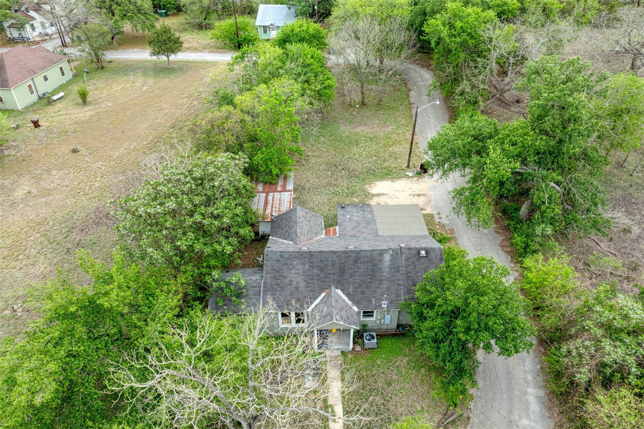 1006 Proctor ST, Lockhart, TX 78644