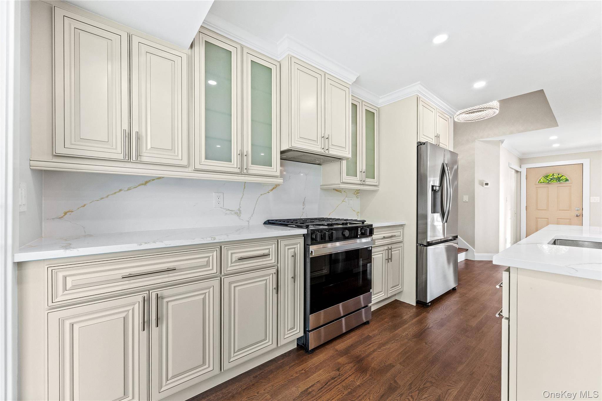 17 Wren DR, Woodbury, NY 11797