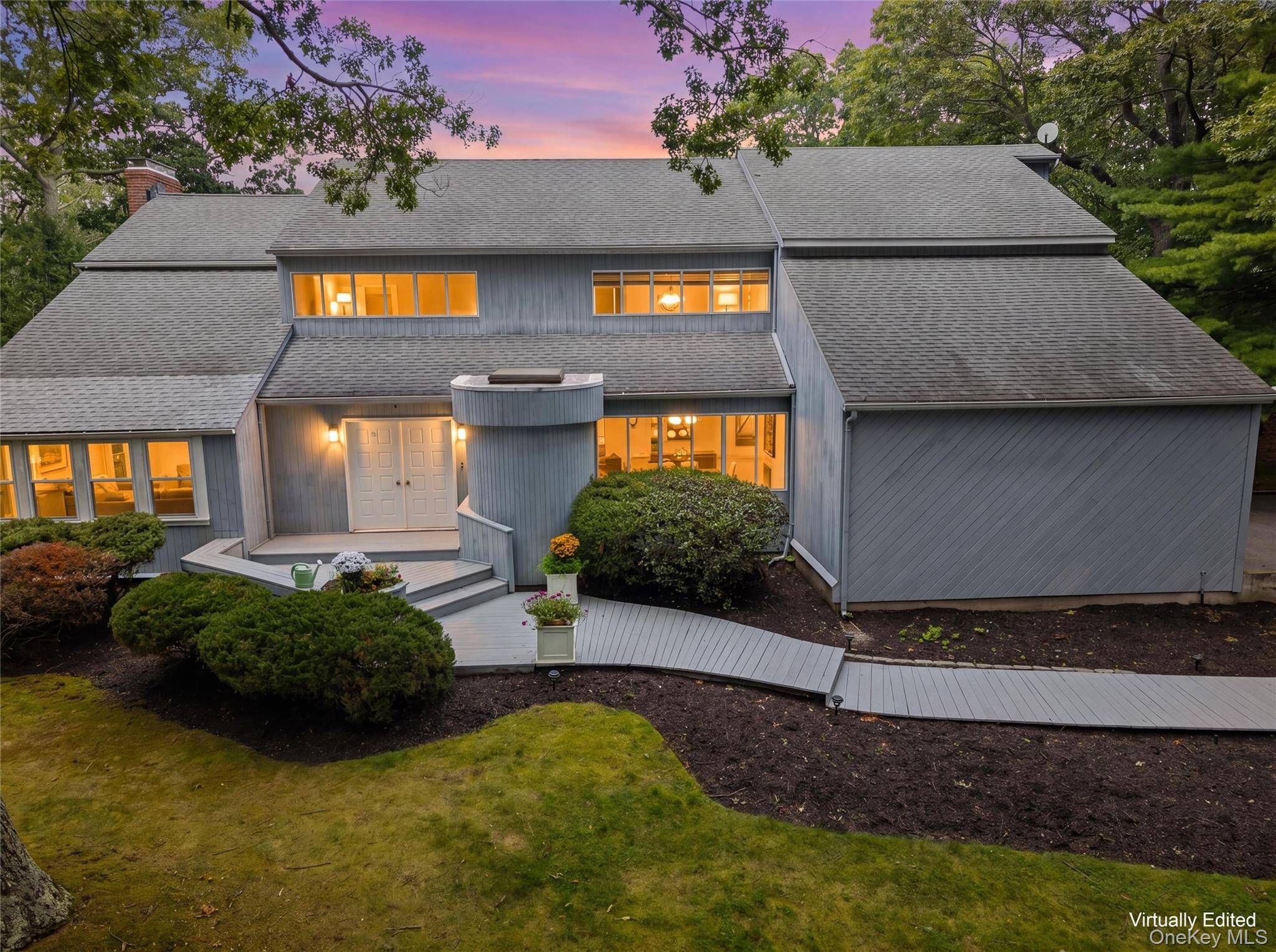 12 N Ridge RD, Setauket, NY 11733