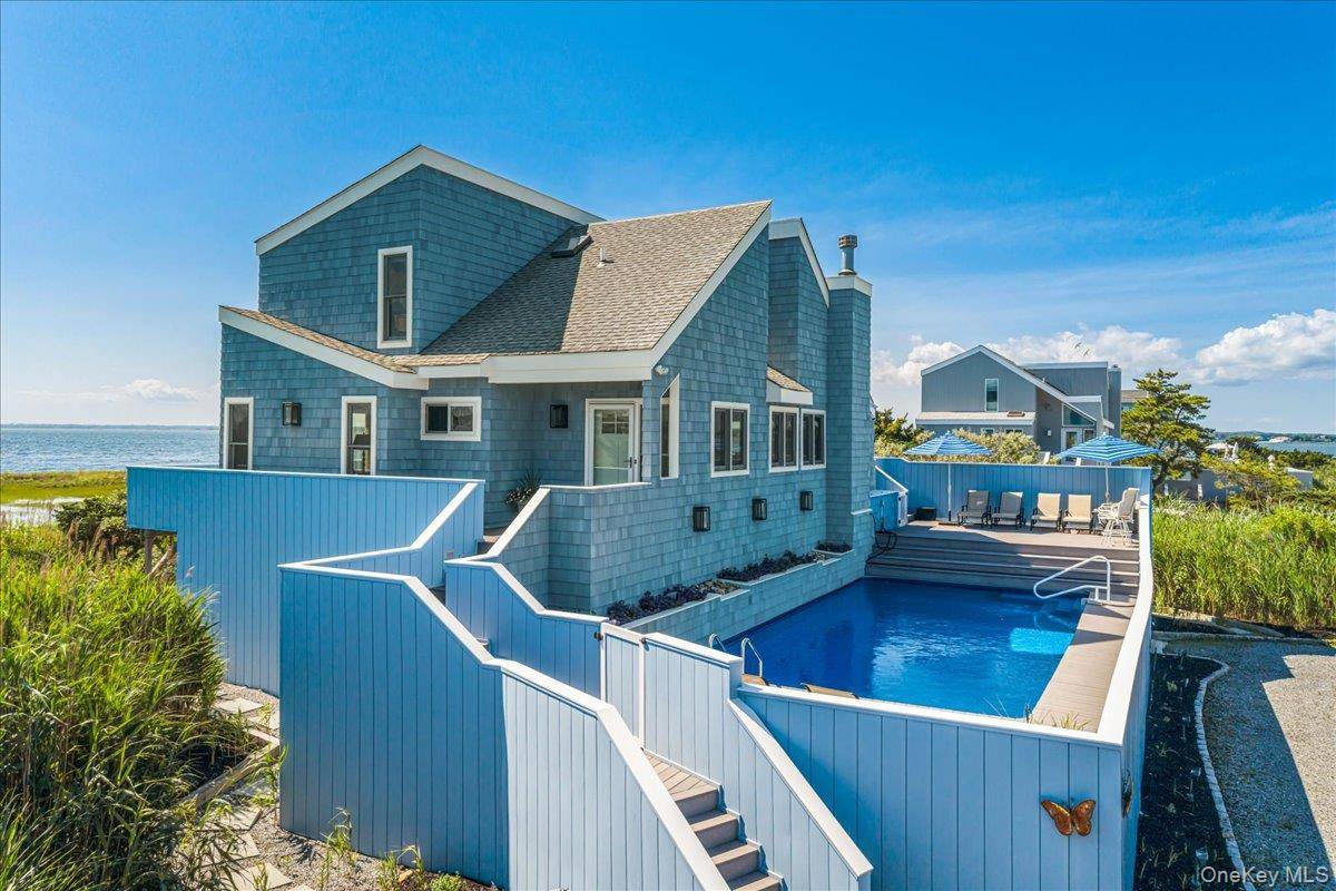 556 Dune RD, Westhampton, NY 11977