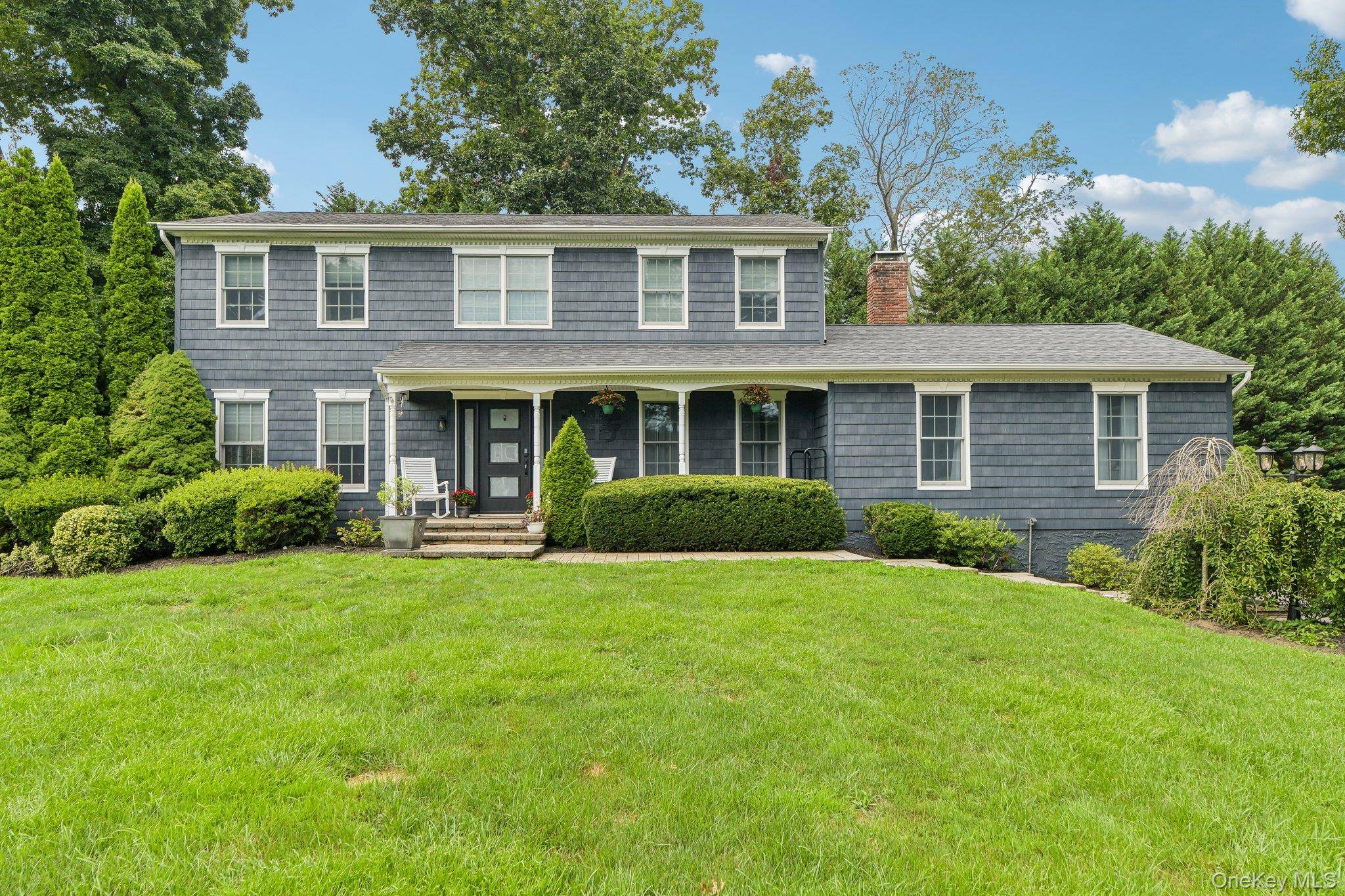 6 Pebble Hill CT, Northport, NY 11768