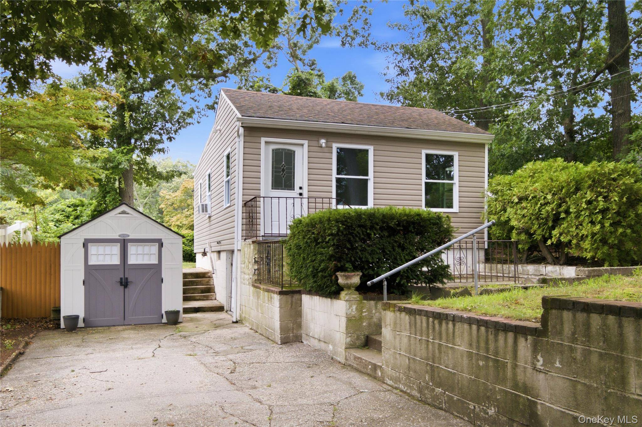 34 Whitestone RD, Sound Beach, NY 11789