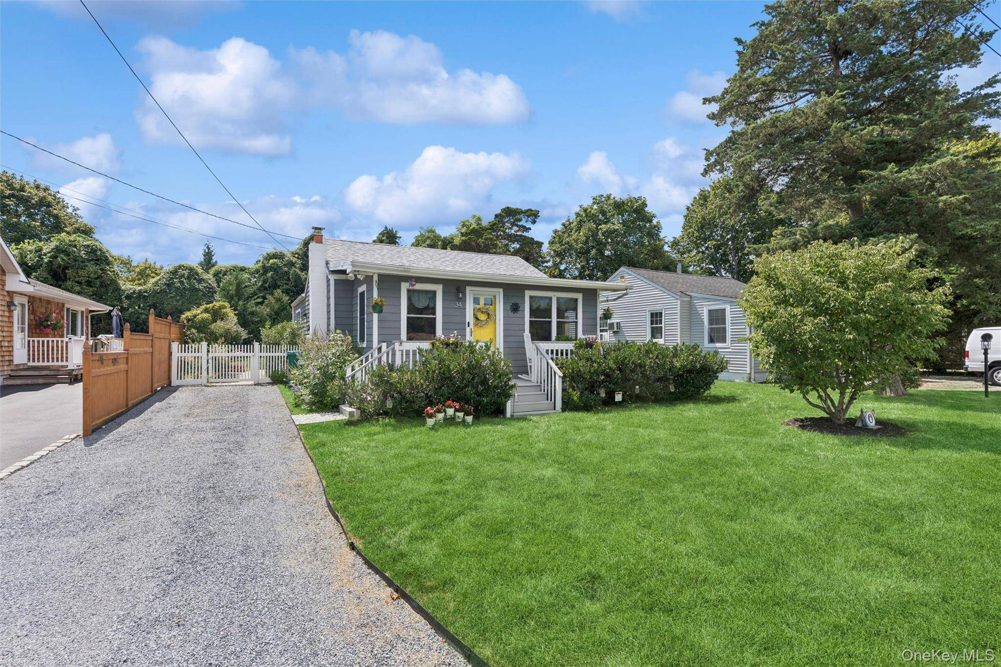 34 W End AVE, East Quogue, NY 11942