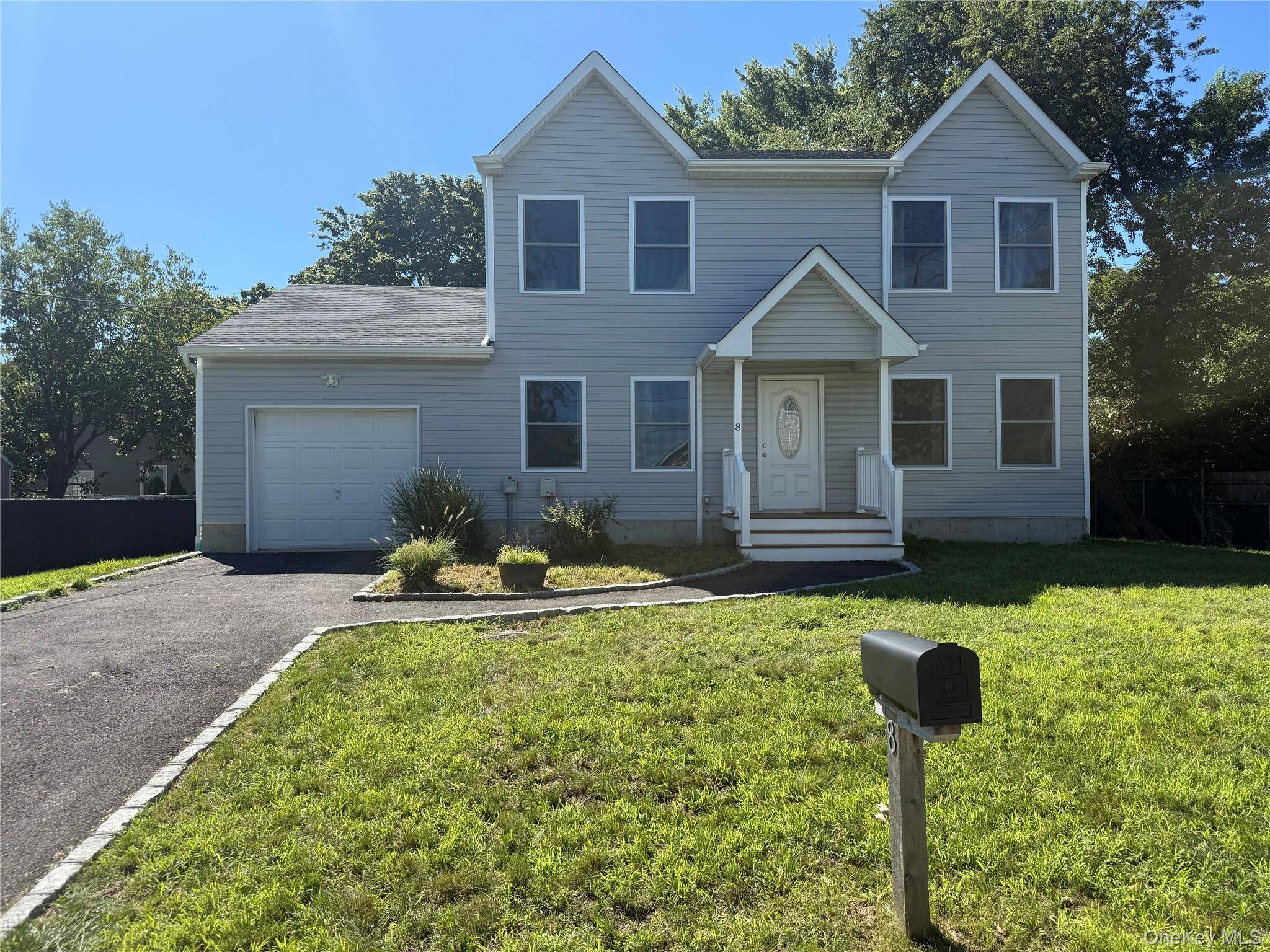 8 W Narcissus RD, Mastic Beach, NY 11951