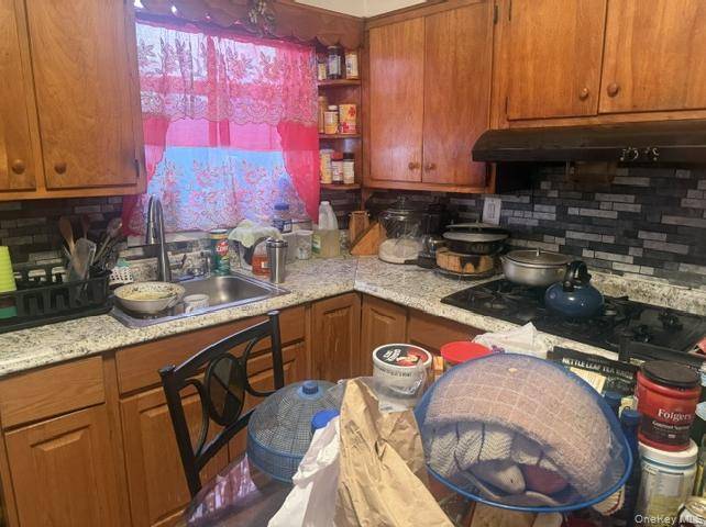 30 Saratoga AVE, Yonkers, NY 10705