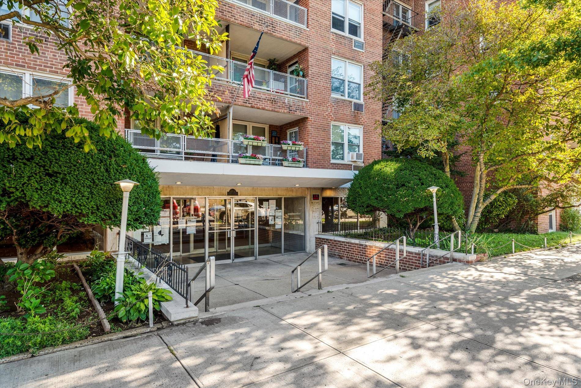 60-11 Broadway #4N, Woodside, NY 11377