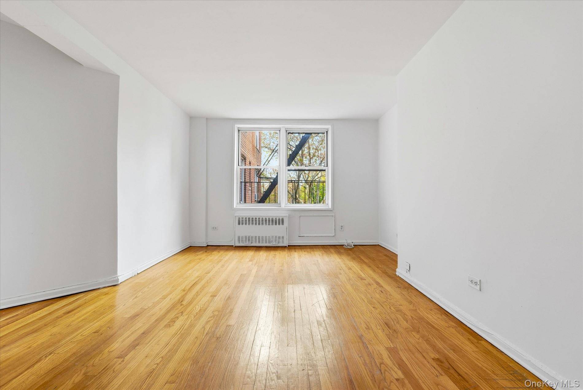 60-11 Broadway #4N, Woodside, NY 11377