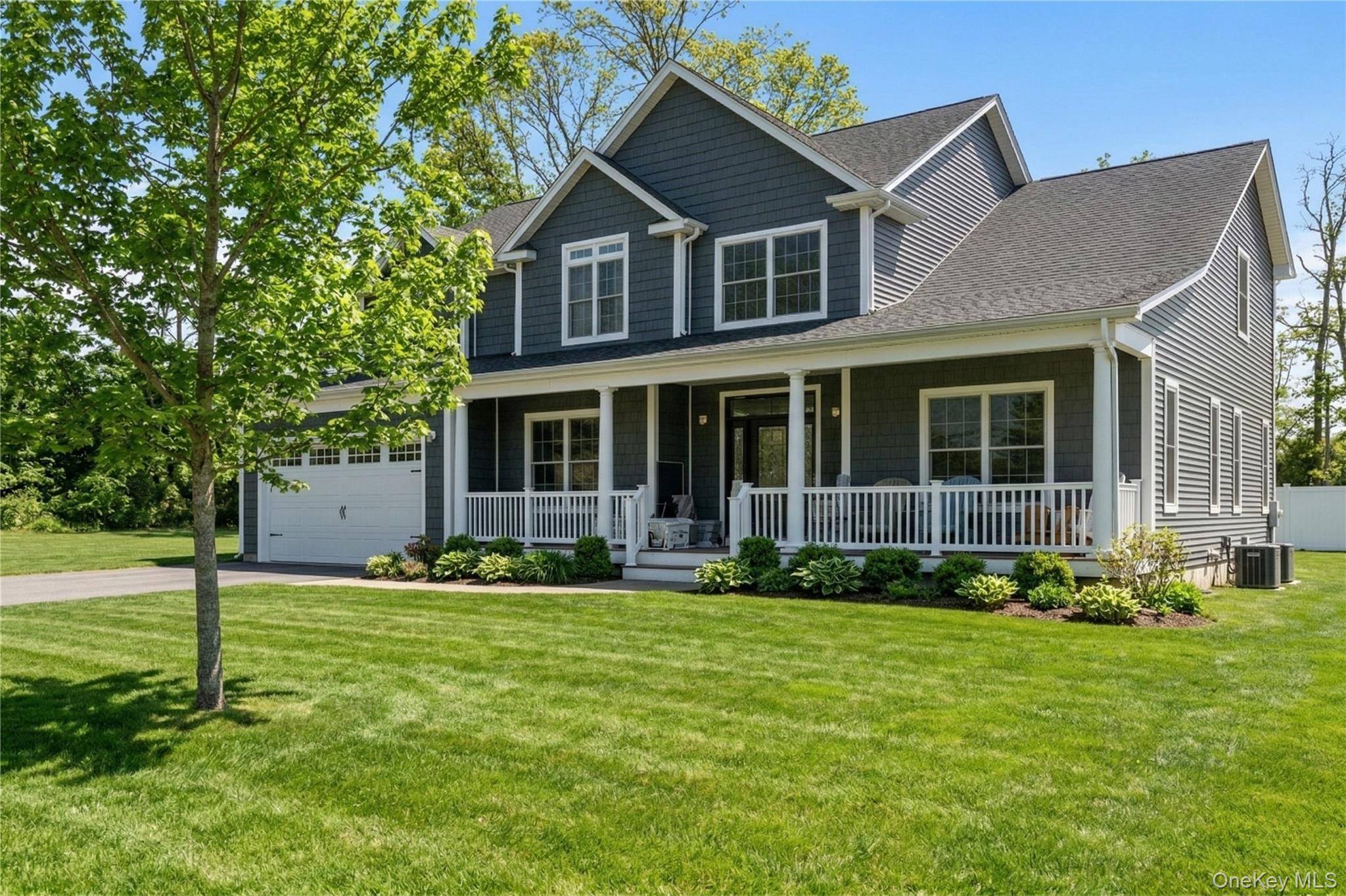 9 Saber LN, Kings Park, NY 11754