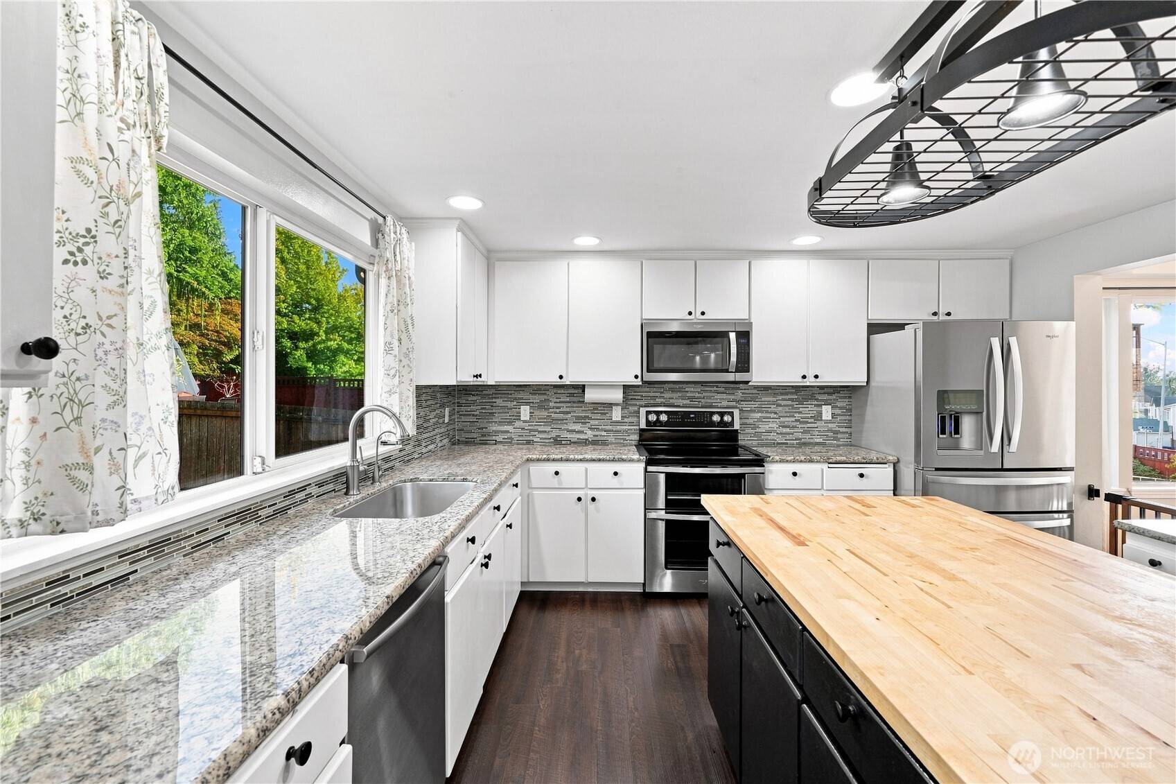 1221 85th DR NE, Lake Stevens, WA 98258