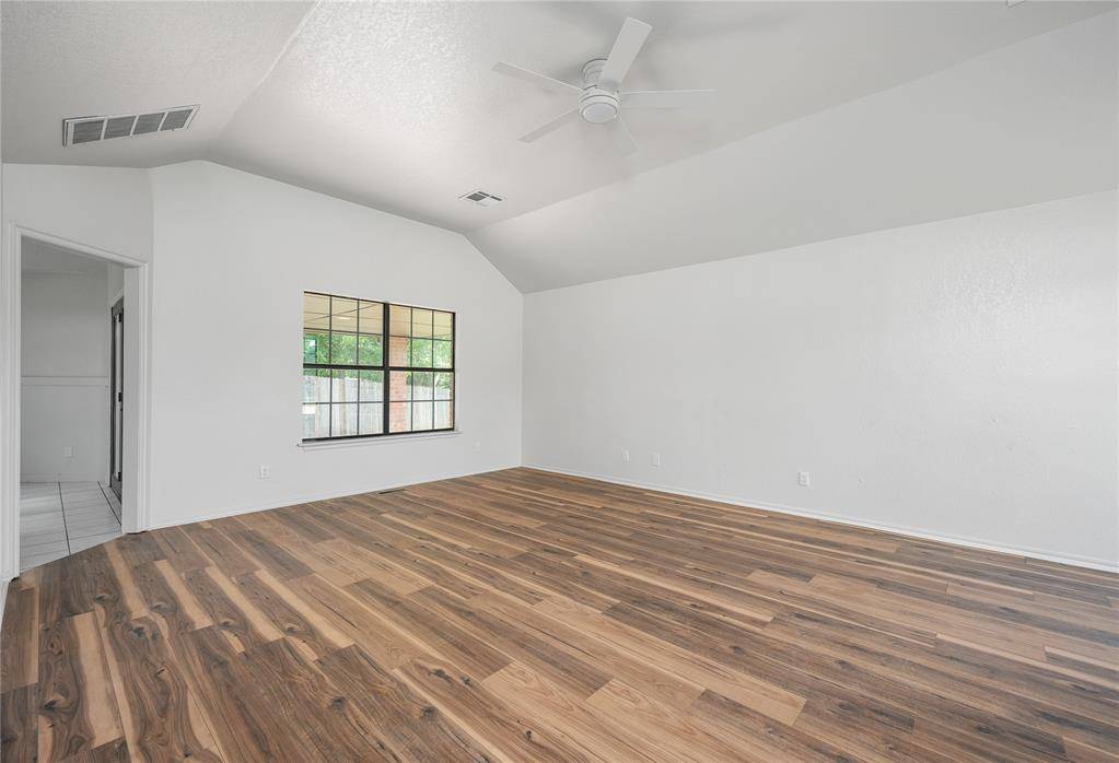 1532 E Twin Brook TER, Mustang, OK 73064