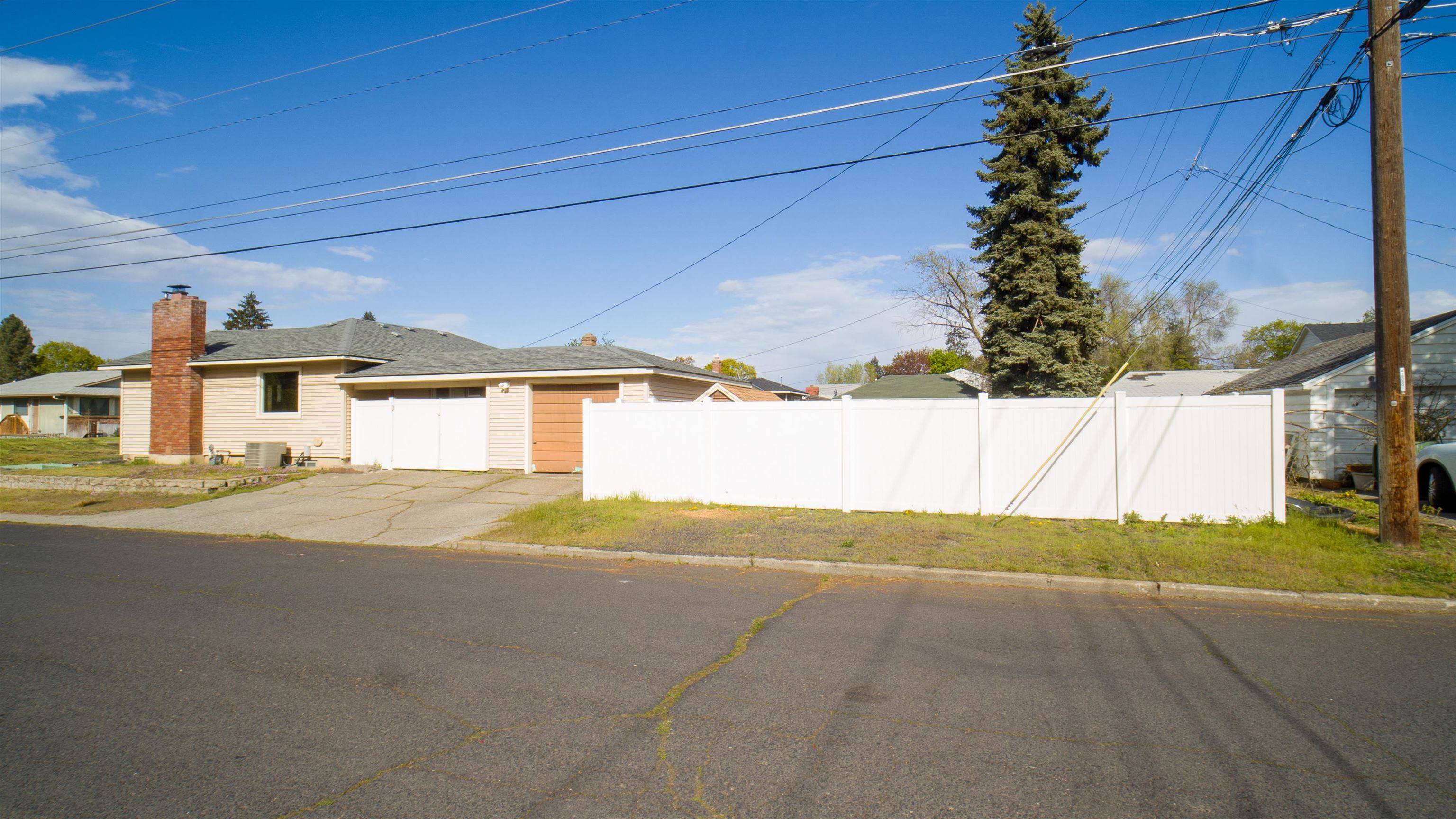 604 E Queen Ave, Spokane, WA 99207