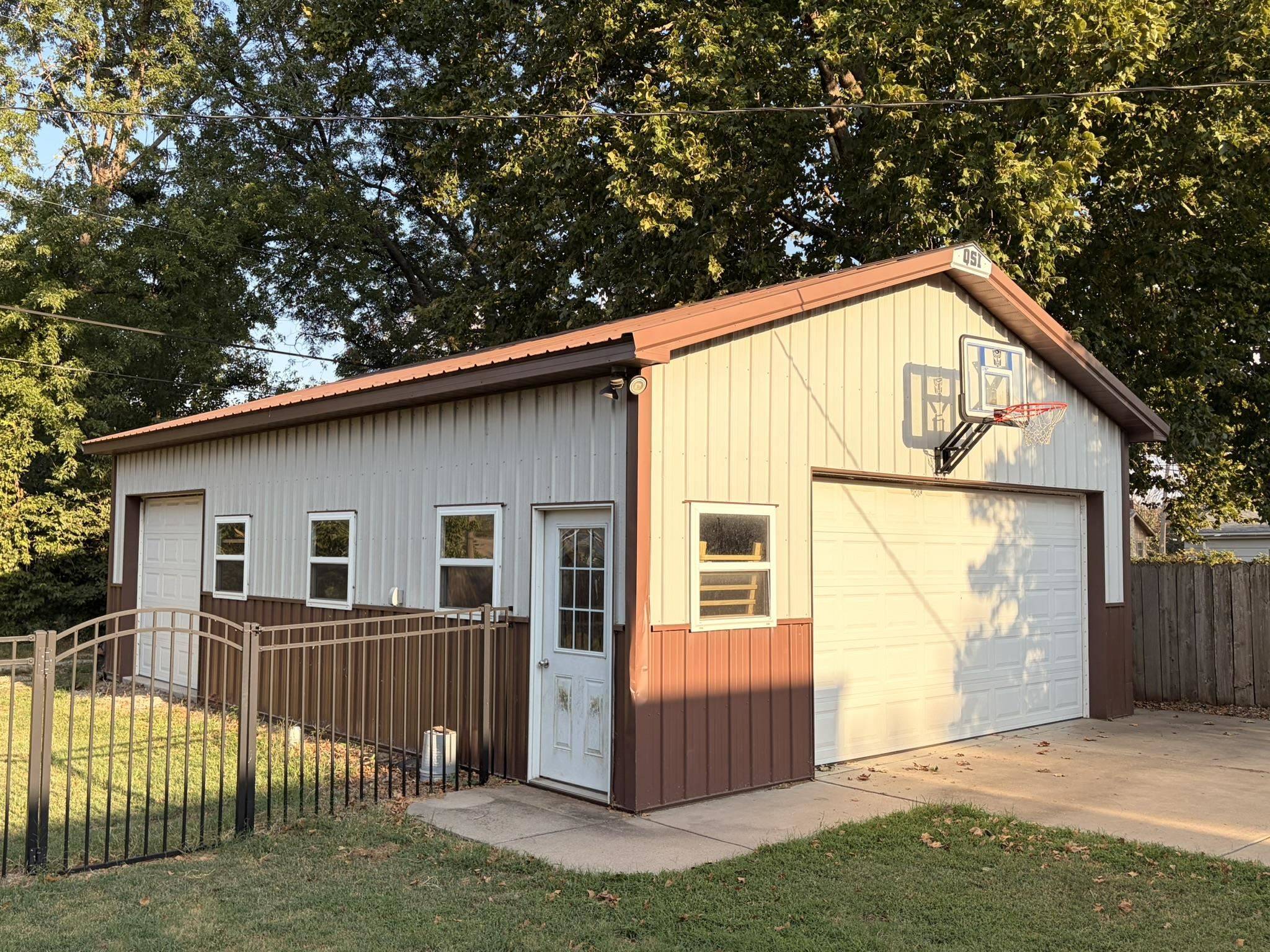914 N 2nd Street, Arkansas City, KS 67005-6639