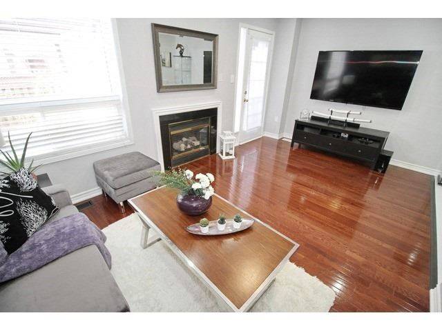 3157 Bentley DR, Mississauga, ON L5M 6V8