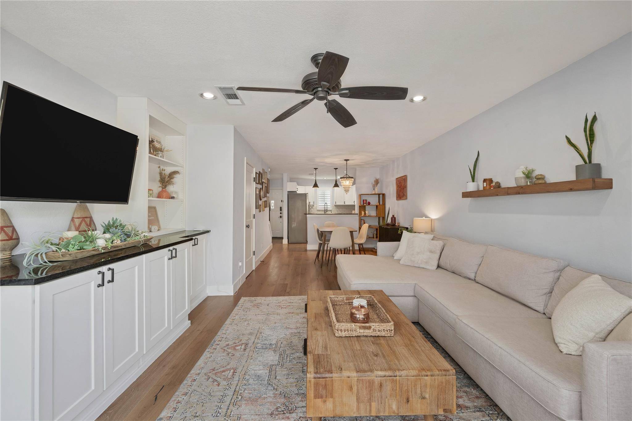 2605 Enfield RD #221, Austin, TX 78703
