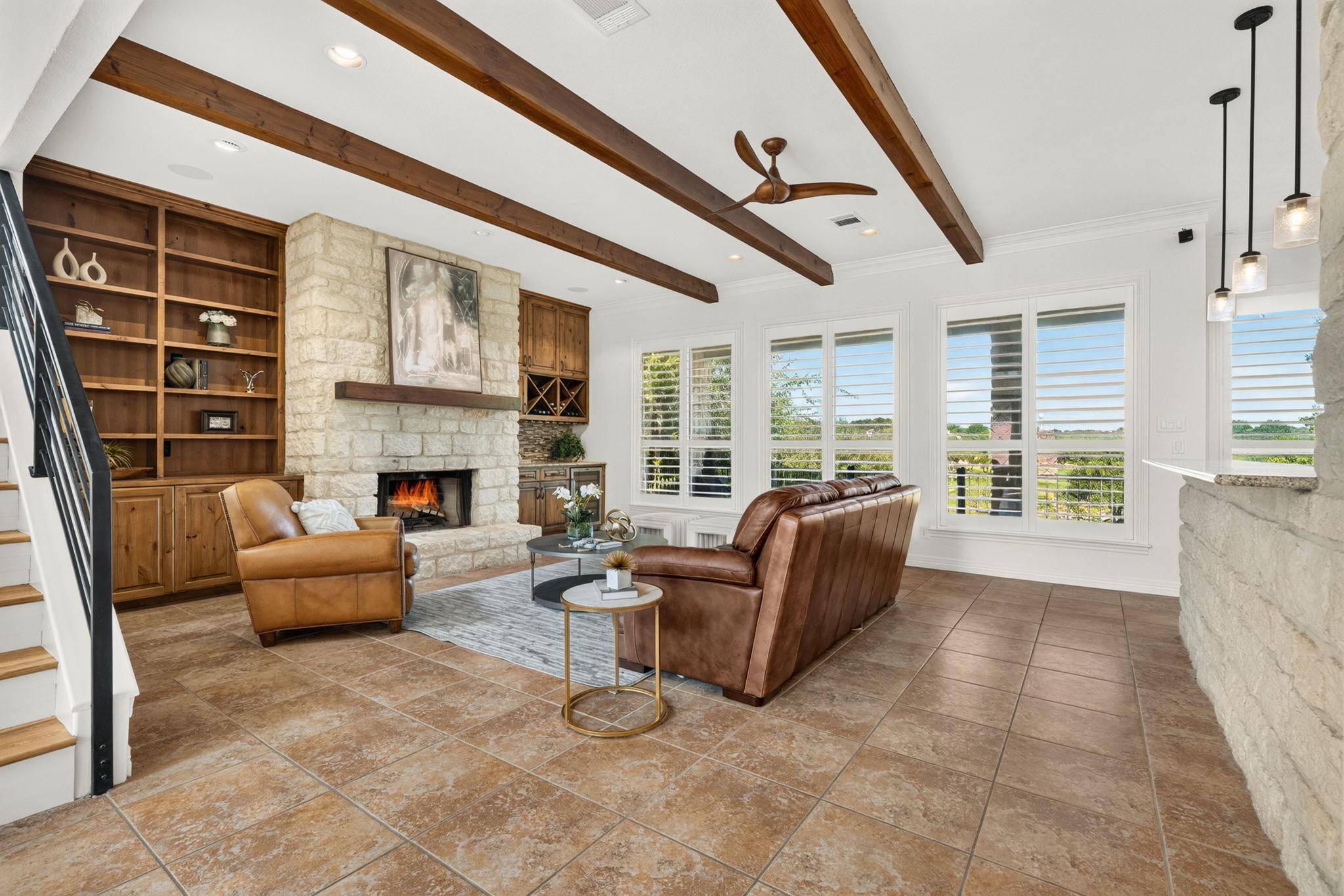 47 WATERFALL DR, The Hills, TX 78738