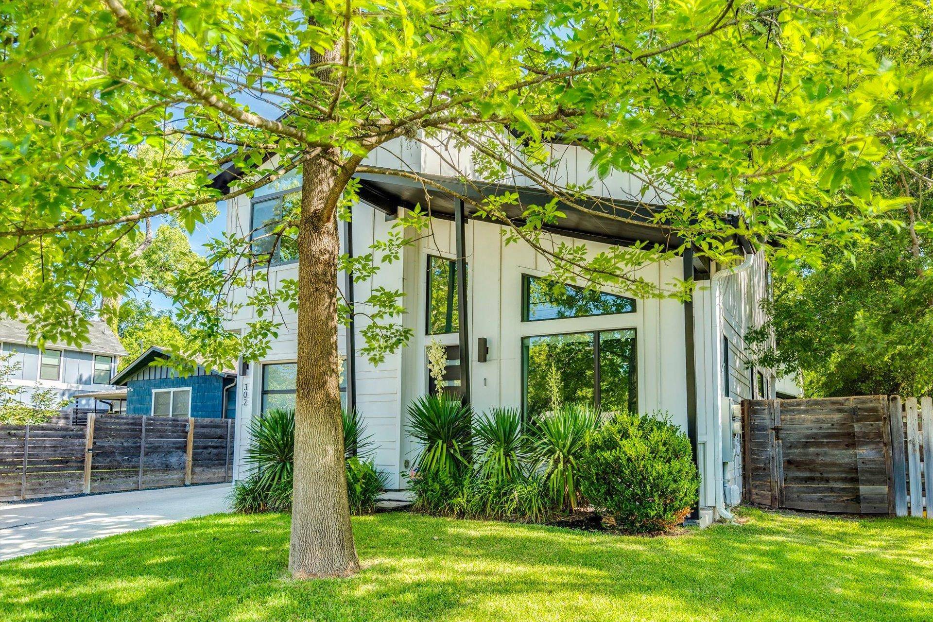 302 Irma DR #1, Austin, TX 78752