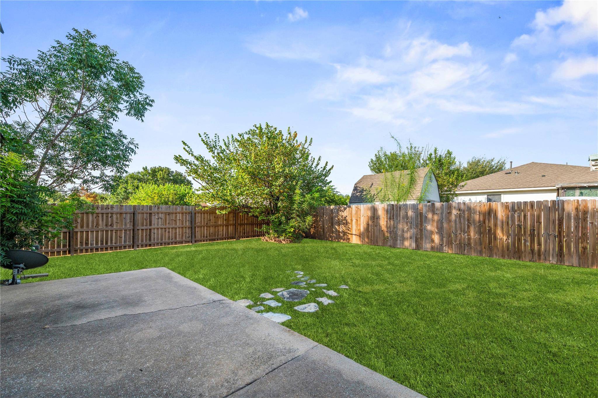 701 Sparkling Brook LN, Leander, TX 78641